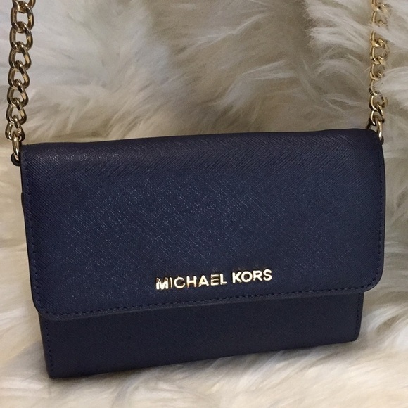 Michael Kors Jet Set Travel Phone Crossbody Bag - Picture 4 of 15